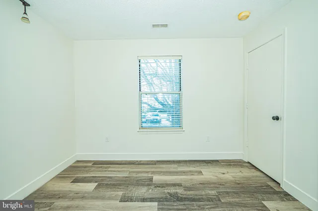 $245,000 | 2600 Camelback Lane, Unit 6, Silver Spring, MD 20906