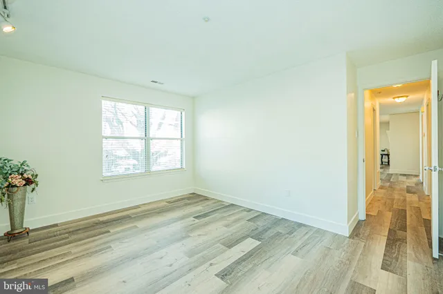 $245,000 | 2600 Camelback Lane, Unit 6, Silver Spring, MD 20906