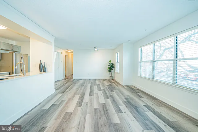 $245,000 | 2600 Camelback Lane, Unit 6, Silver Spring, MD 20906