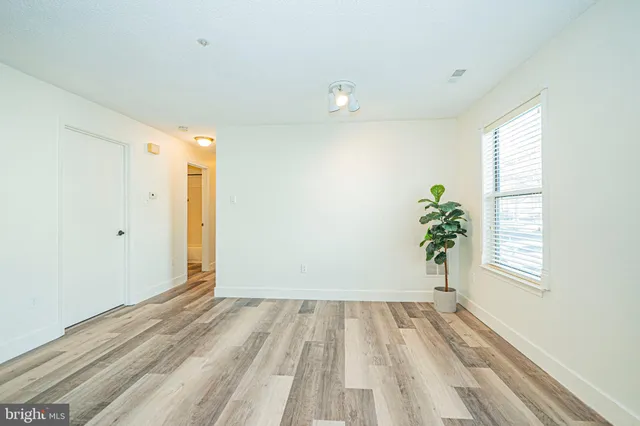 $245,000 | 2600 Camelback Lane, Unit 6, Silver Spring, MD 20906