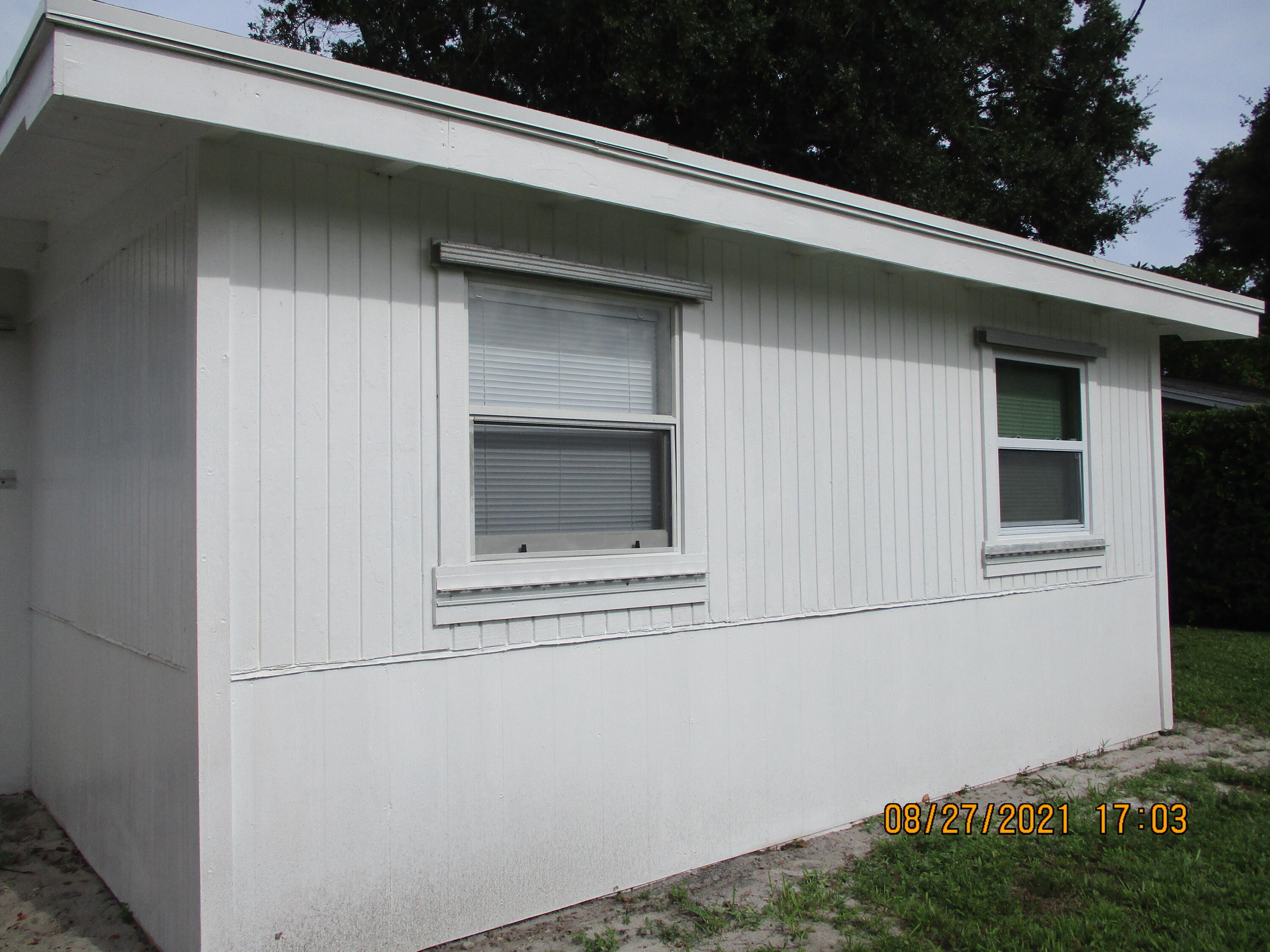 481 West 37th Street Riviera Beach, FL 33404 - Photo 8 of 35 IMG_0776 - Copy