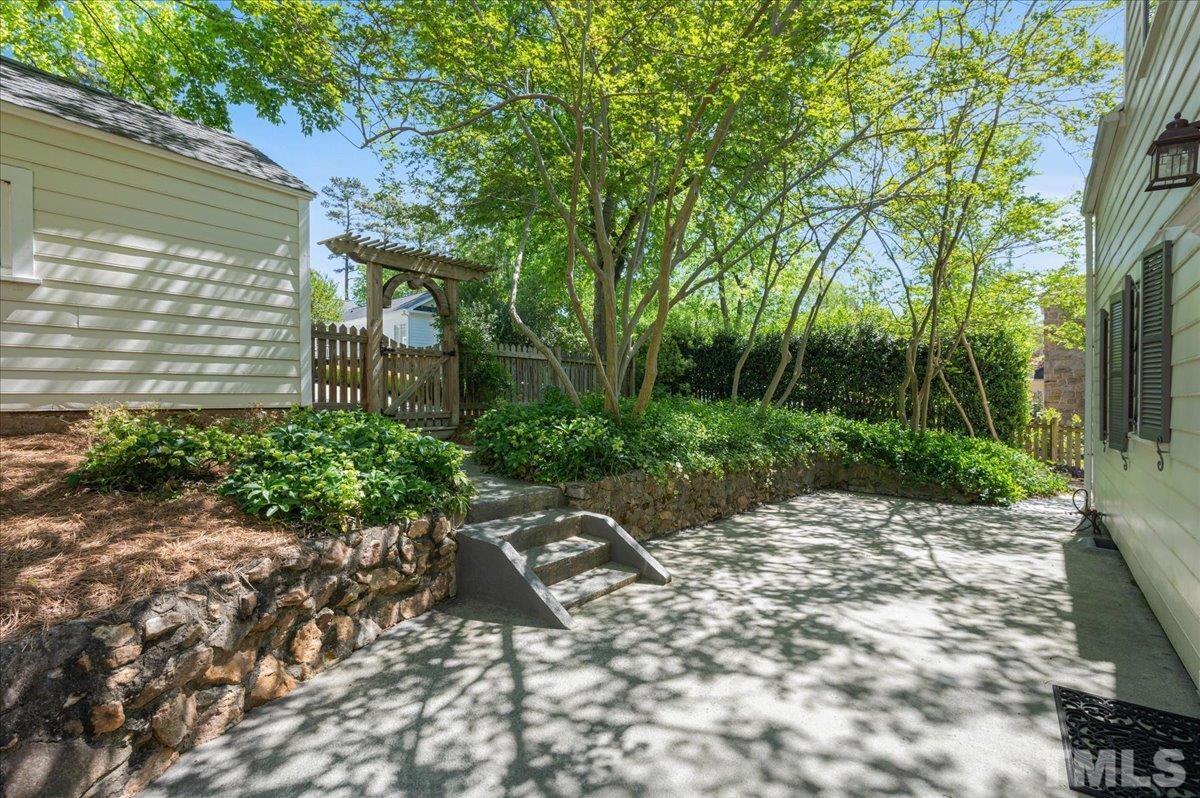 2511 Kenmore Drive Raleigh, NC 27608 - Photo 31 of 34 Gallery Image 31