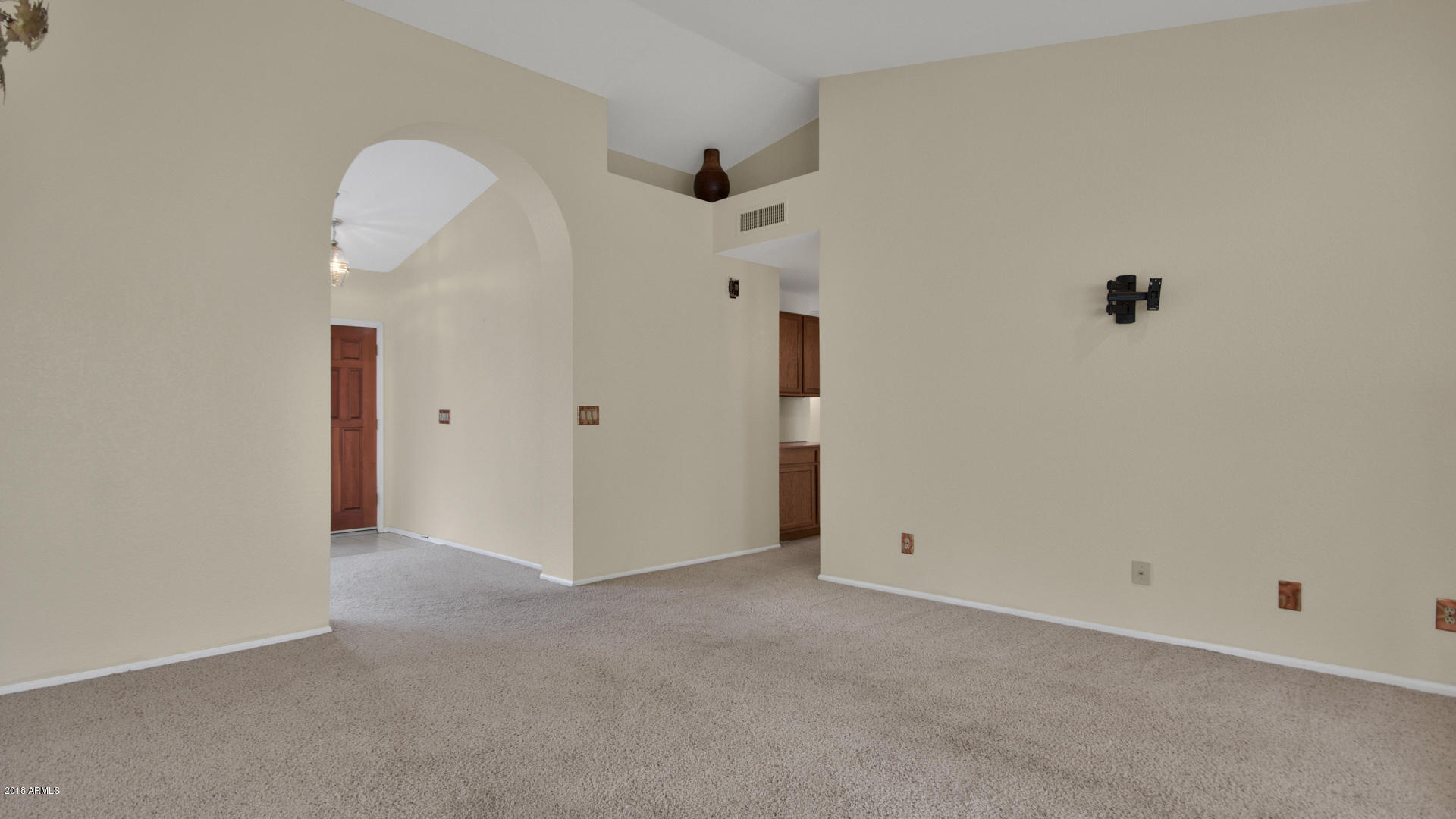 313 West Knox Road Tempe, AZ 85284 - Photo 14 of 38 16