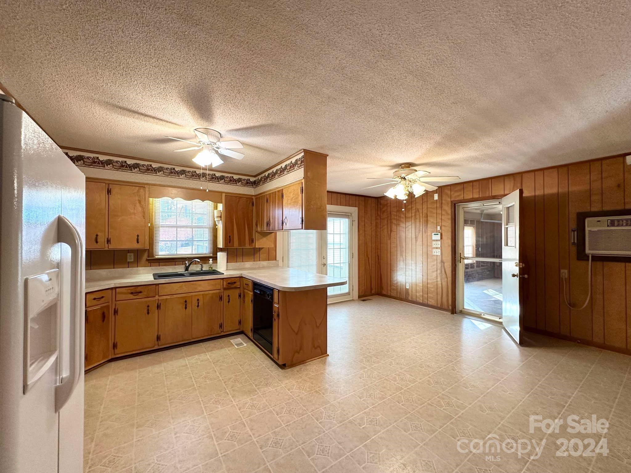 1505 Abington Road Lenoir, NC 28645 - Photo 10 of 31 Gallery Image 10