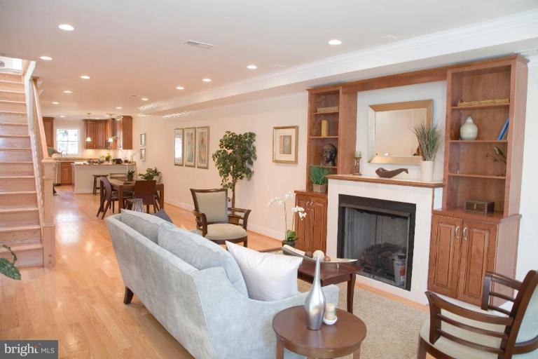 308 9th Street SE