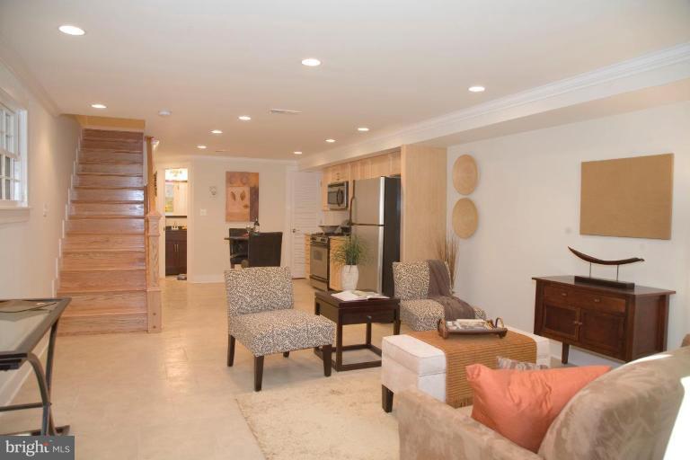 308 9th Street Southeast Washington, DC 20003 - Photo 9 of 18 In-Law Suite