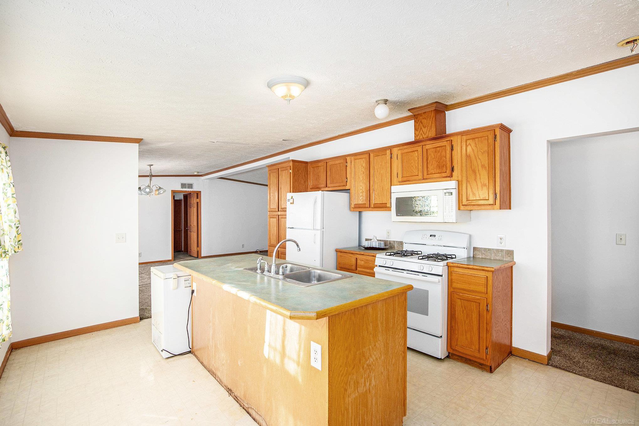 2892 Koylette Road Marlette, MI 48453 - Photo 7 of 30