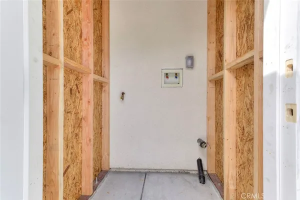 $3,700 | 15557 Wyandotte Street, Van Nuys, CA 91406