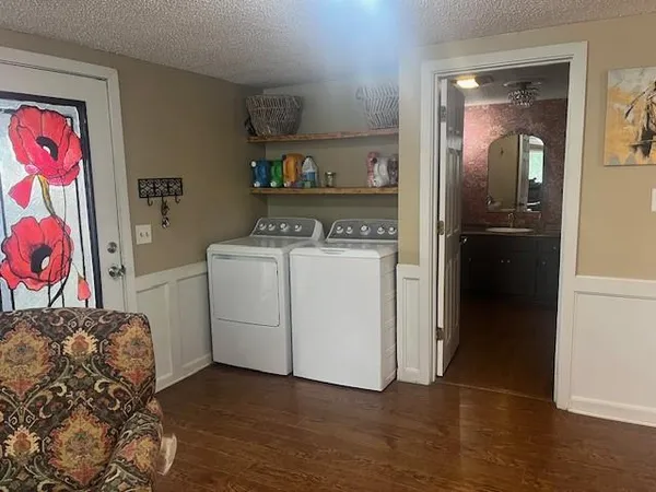 a view of a utility room with washer and dryer
