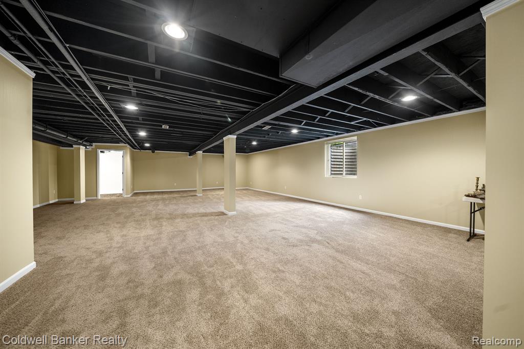 2206 Lagoon Drive Rochester Hills, MI 48309 - Photo 24 of 37