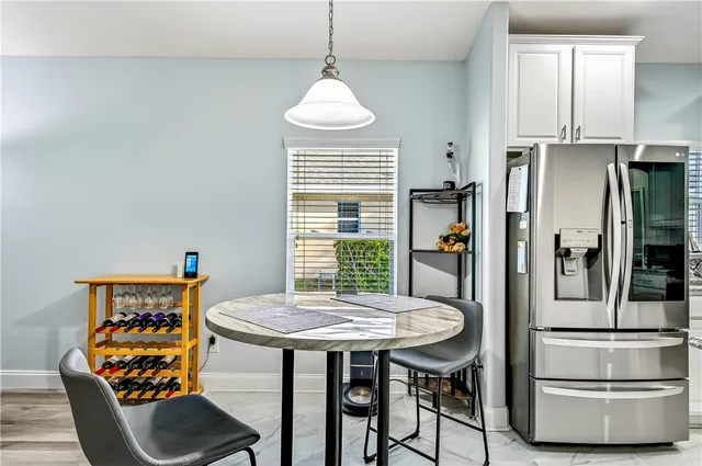 $400,000 | 535 Valencia Circle Southwest, Vero Beach, FL 32968