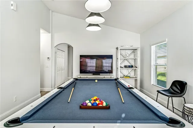 $400,000 | 535 Valencia Circle Southwest, Vero Beach, FL 32968