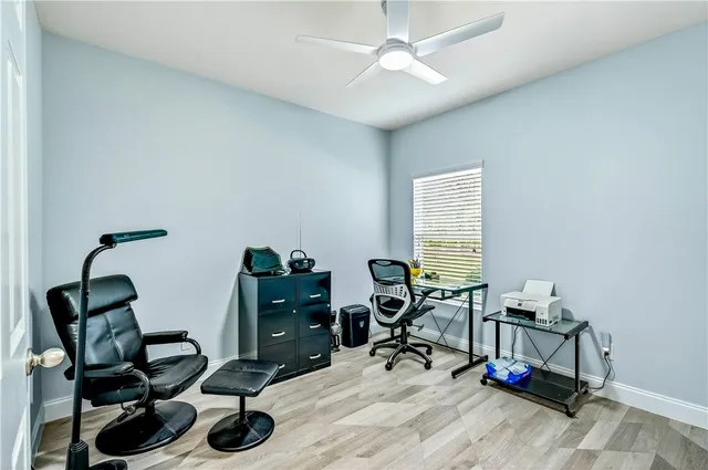 $400,000 | 535 Valencia Circle Southwest, Vero Beach, FL 32968