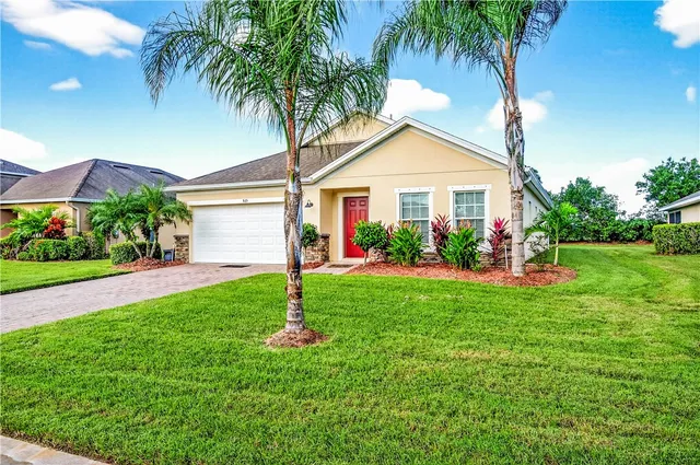 $400,000 | 535 Valencia Circle Southwest, Vero Beach, FL 32968