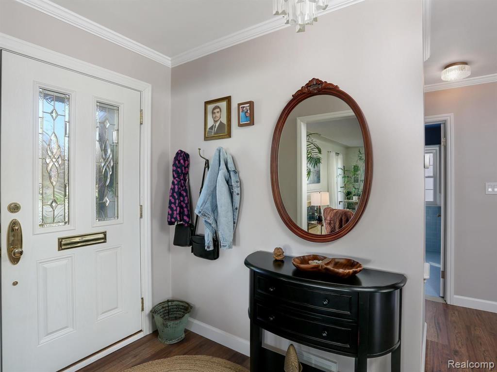 53 Vernier Road Grosse Pointe Shores, MI 48236 - Photo 2 of 25