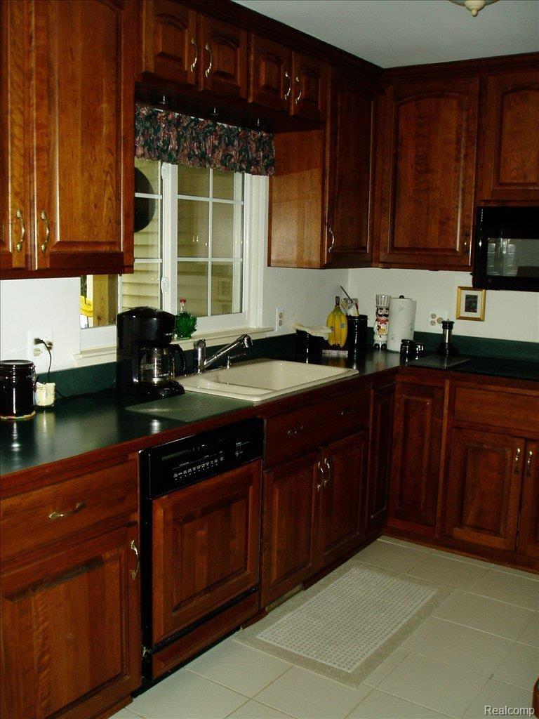 1122 Cove Lane Rochester, MI 48306 - Photo 16 of 20 Condo 7-07 032