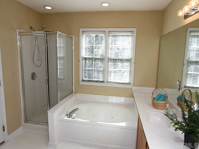 11937 Fairlie Place Raleigh, NC 27613 - Photo 8 of 12