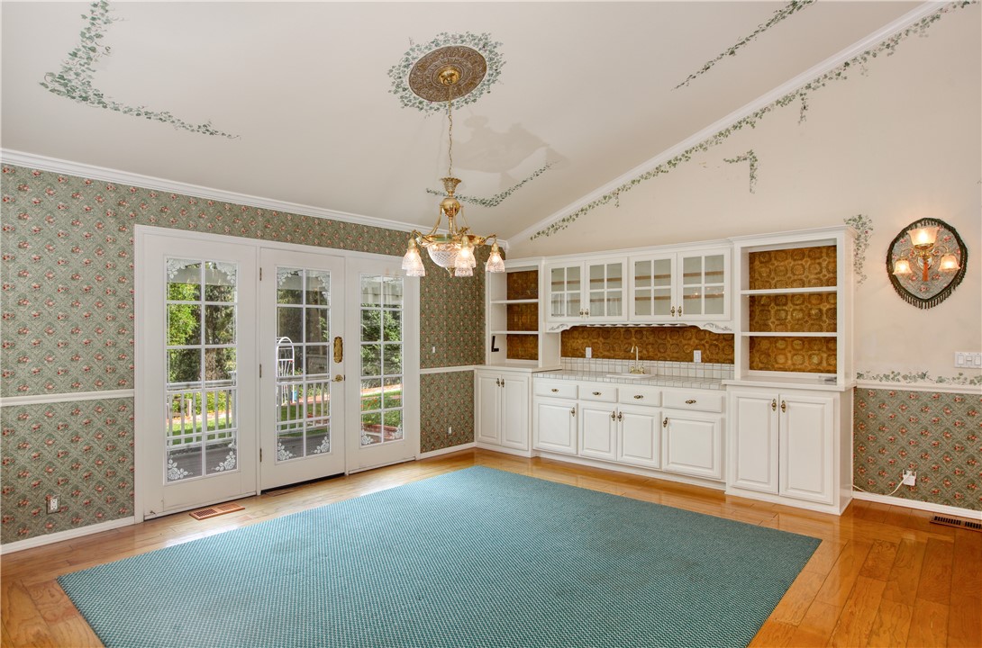 350 Corbett Canyon Road Arroyo Grande, CA 93420 - Photo 20 of 66 a large kitchen with a large window