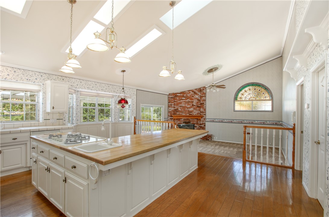 350 Corbett Canyon Road Arroyo Grande, CA 93420 - Photo 25 of 66 a very nice looking room with a large window