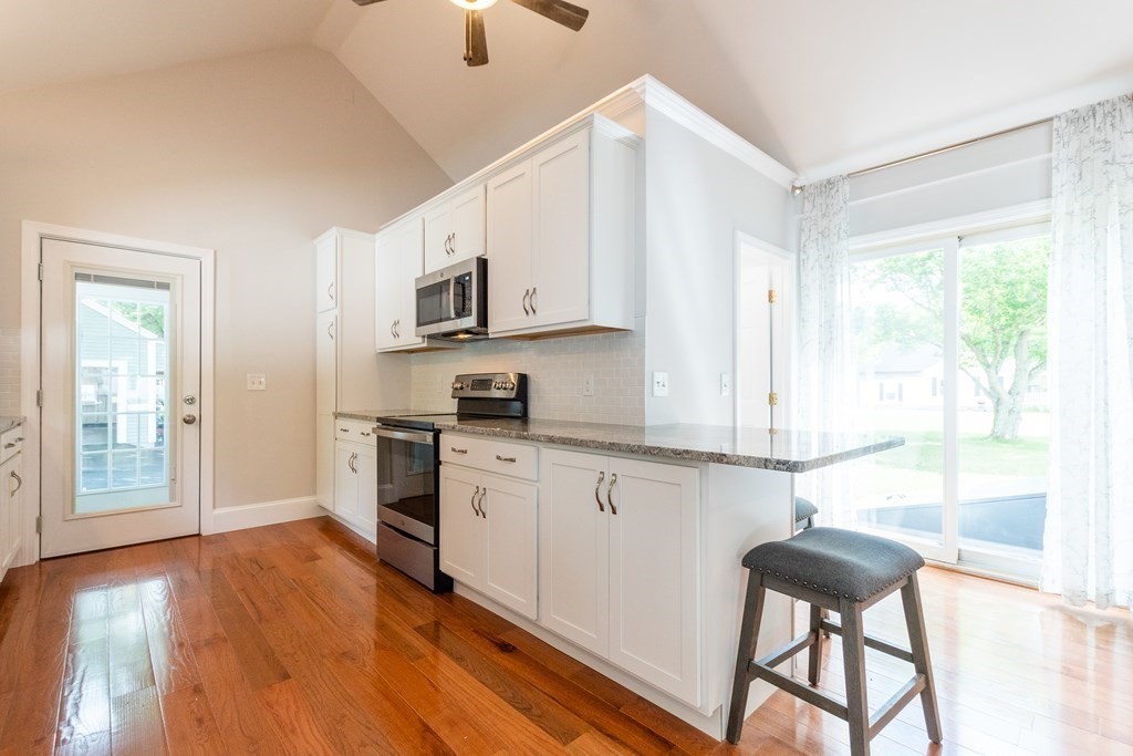 400 Wrentham Road Bellingham, MA 02019 - Photo 3 of 39 Gallery Image 3