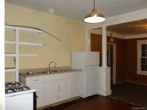 $1,300 | 19 East Main Street, Unit 2, Wappingers Falls, NY 12590