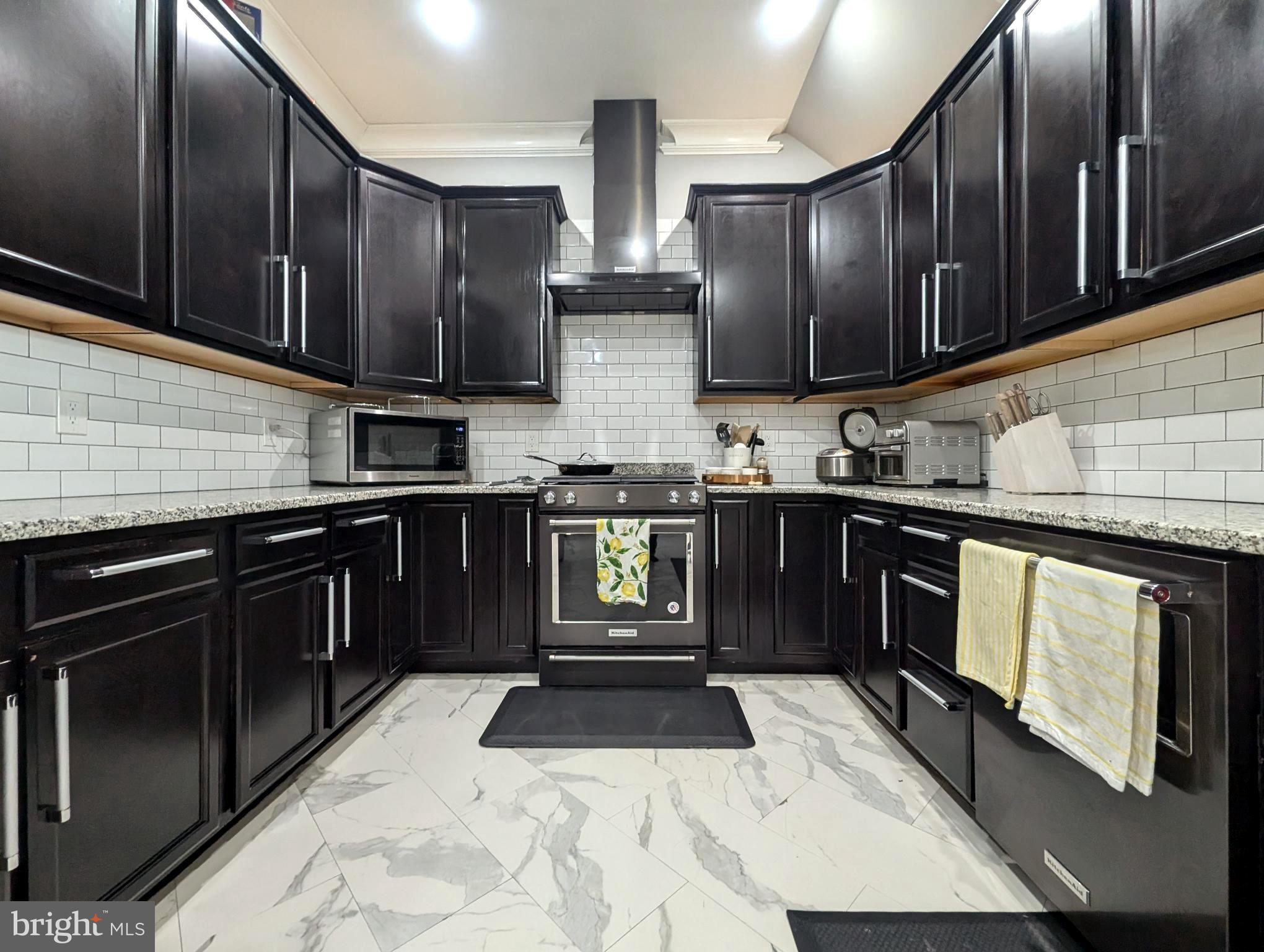 3300 Pietro Way Philadelphia, PA 19145 - Photo 14 of 44