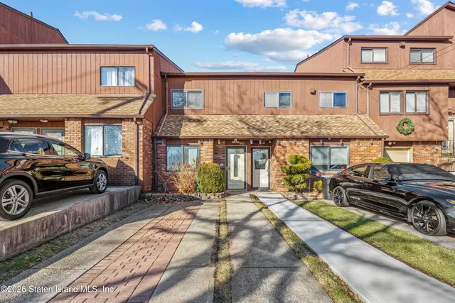 $619,000 | 911 West Fingerboard Road | Grasmere