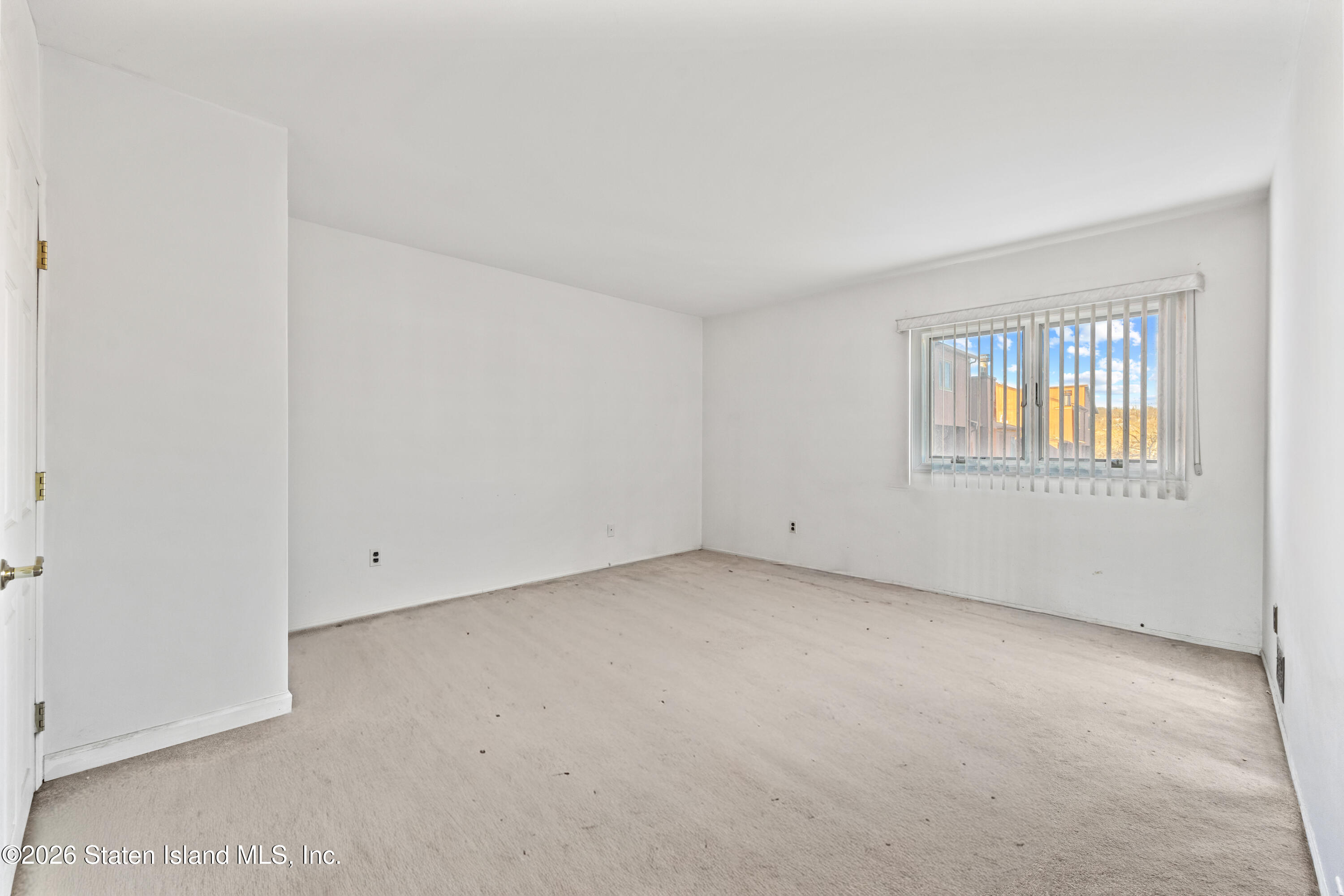 911 West Fingerboard Road Staten Island, NY 10304 - Photo 12 of 30 12