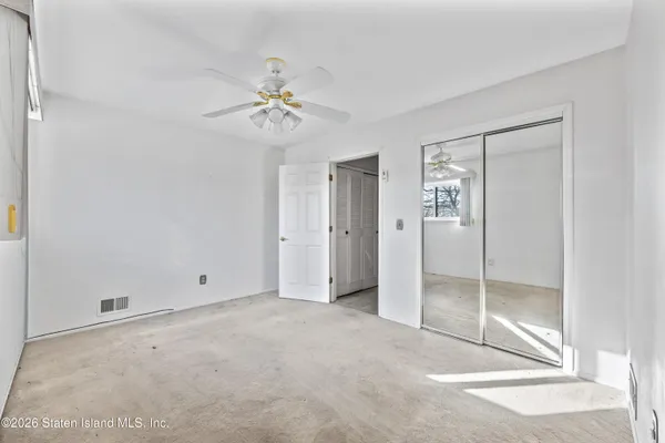 $619,000 | 911 West Fingerboard Road | Grasmere