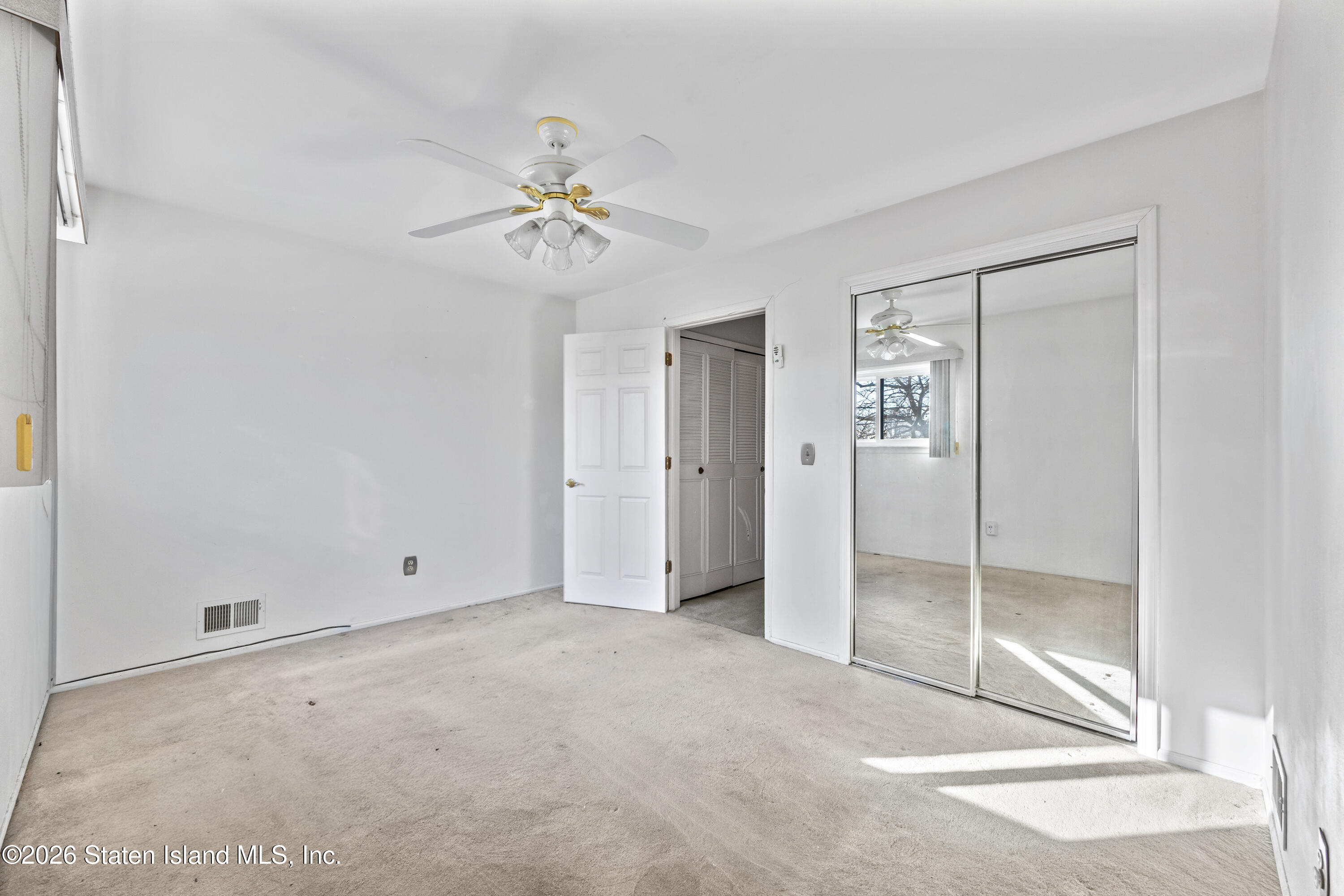 911 West Fingerboard Road Staten Island, NY 10304 - Photo 16 of 30 16