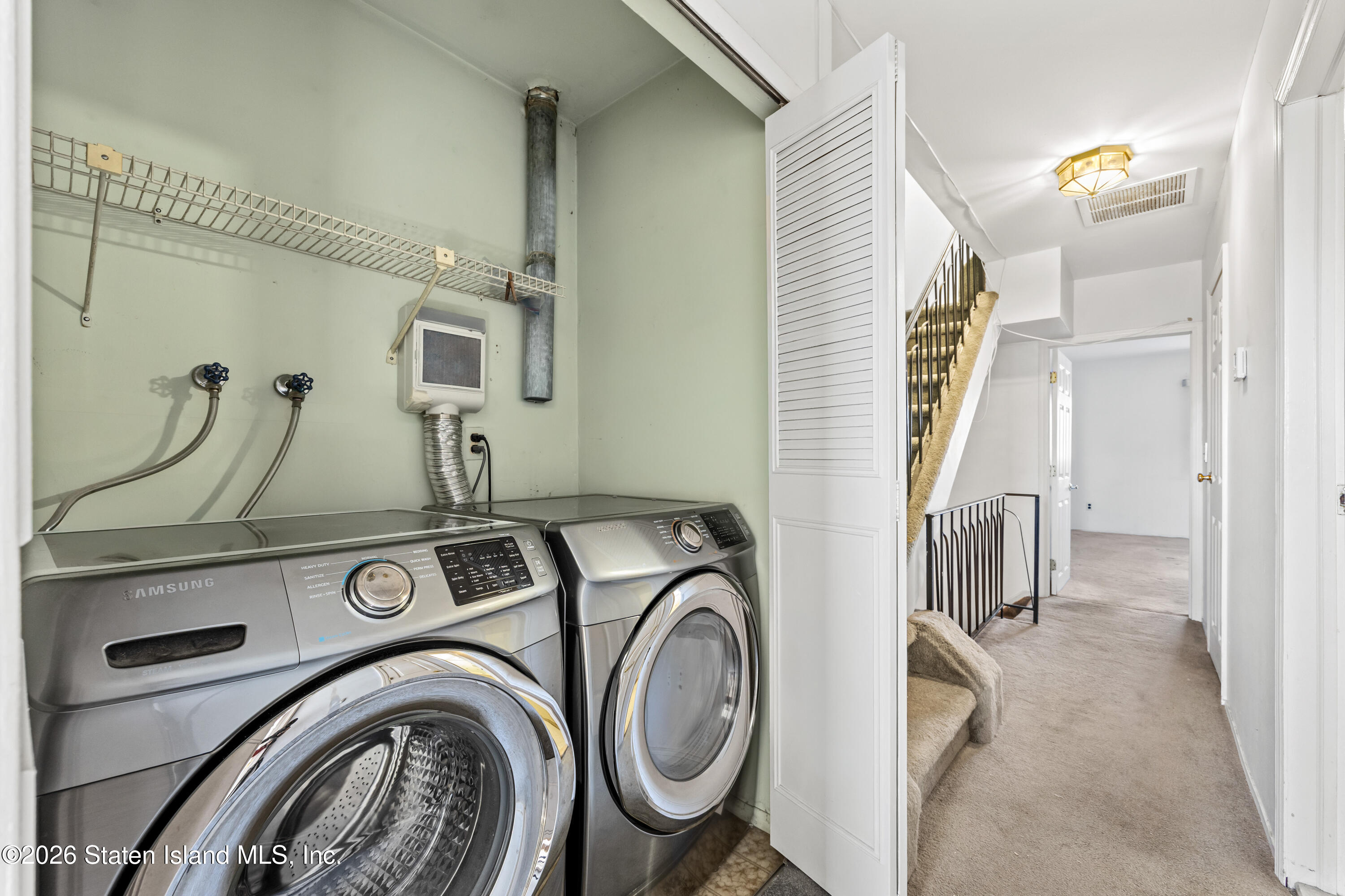 911 West Fingerboard Road Staten Island, NY 10304 - Photo 17 of 30 17