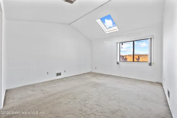 $619,000 | 911 West Fingerboard Road | Grasmere