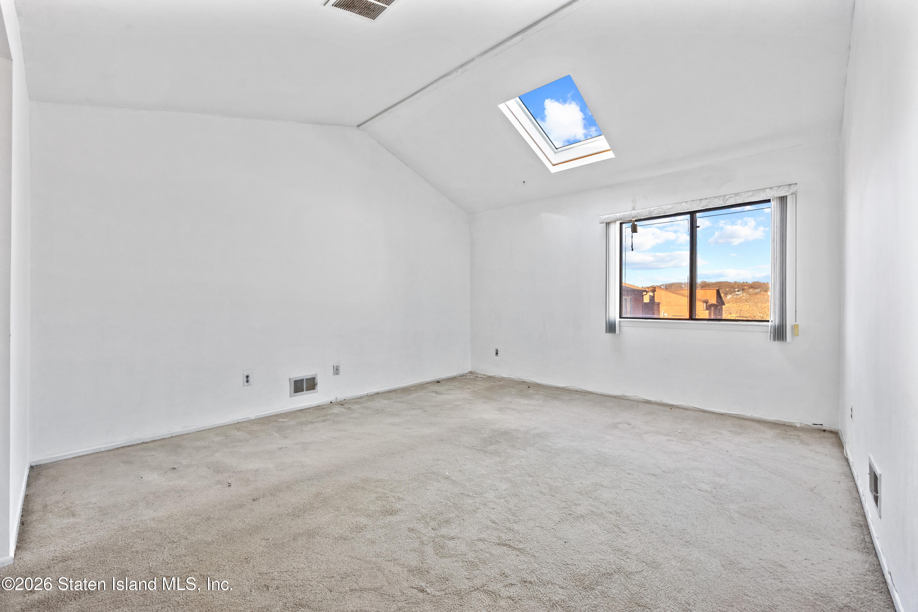 911 West Fingerboard Road Staten Island, NY 10304 - Photo 18 of 30 18