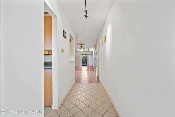 $619,000 | 911 West Fingerboard Road | Grasmere