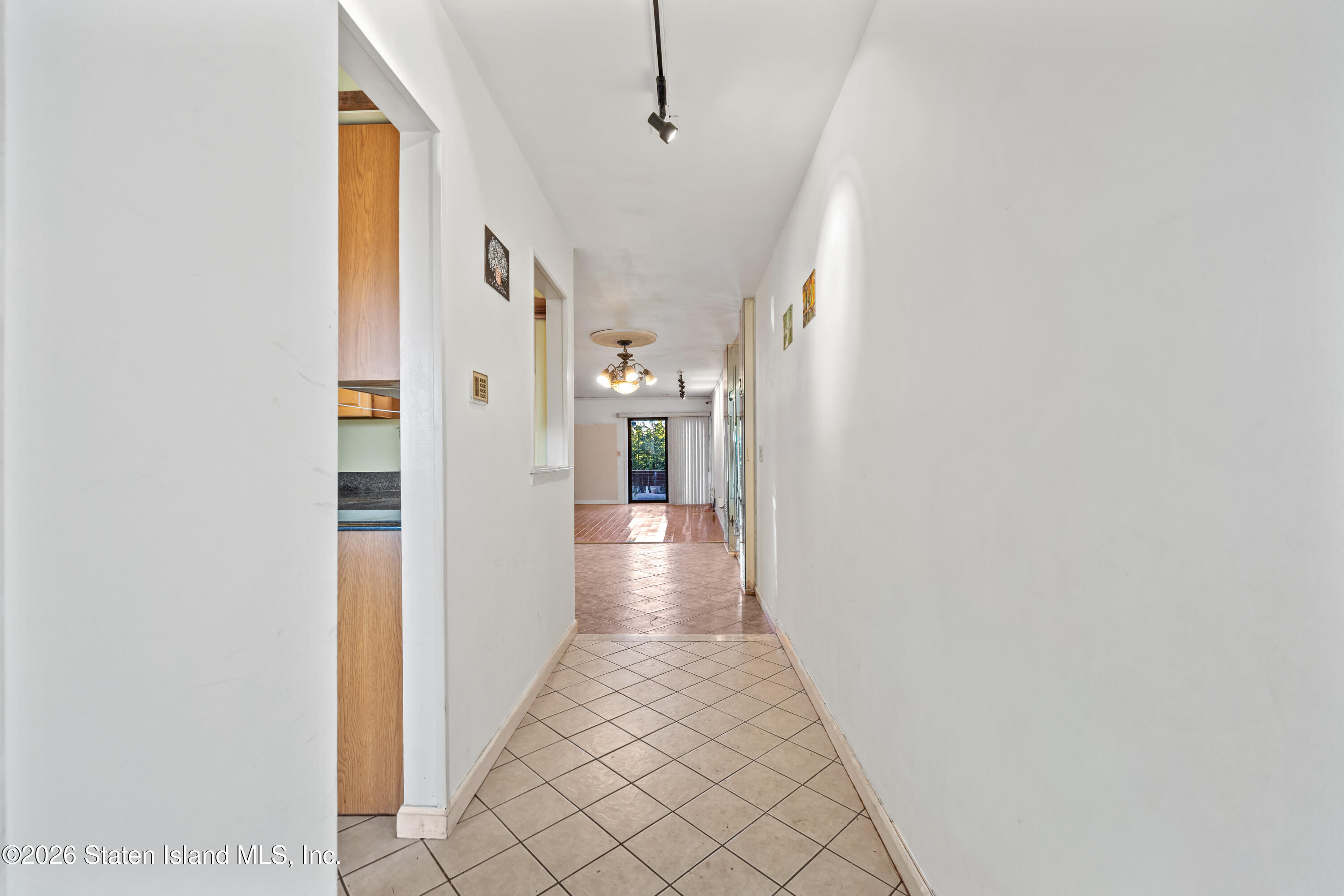 911 West Fingerboard Road Staten Island, NY 10304 - Photo 2 of 30 2