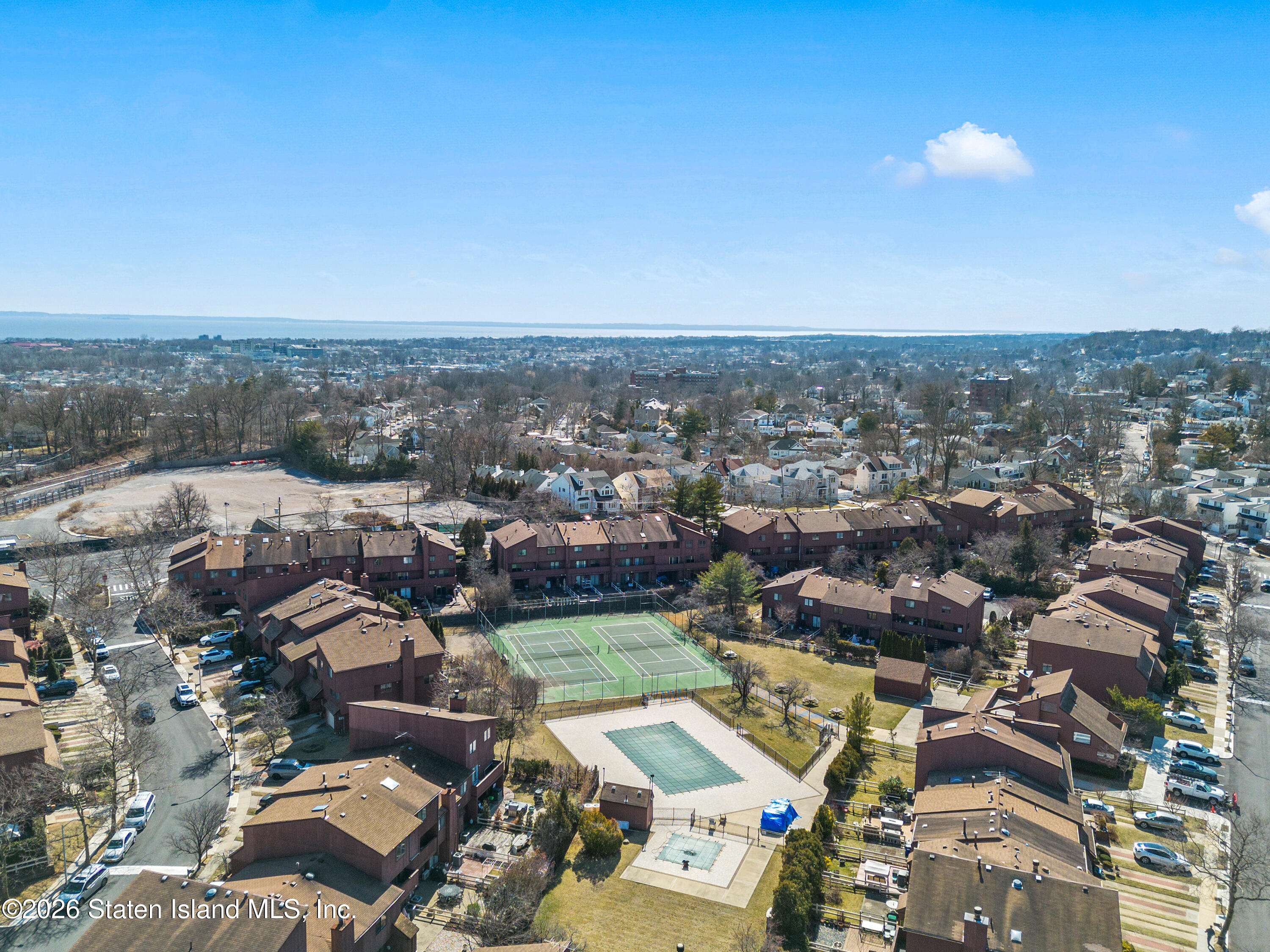 911 West Fingerboard Road Staten Island, NY 10304 - Photo 24 of 30 24