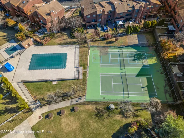 $619,000 | 911 West Fingerboard Road | Grasmere