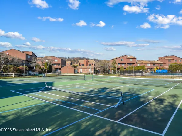 $619,000 | 911 West Fingerboard Road | Grasmere