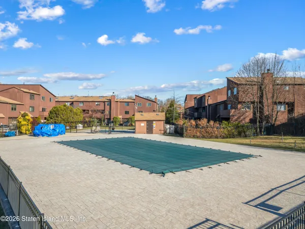 $619,000 | 911 West Fingerboard Road | Grasmere