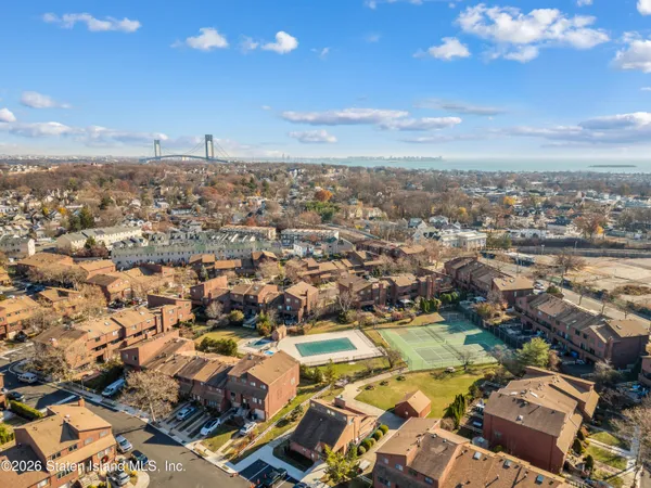 $619,000 | 911 West Fingerboard Road | Grasmere