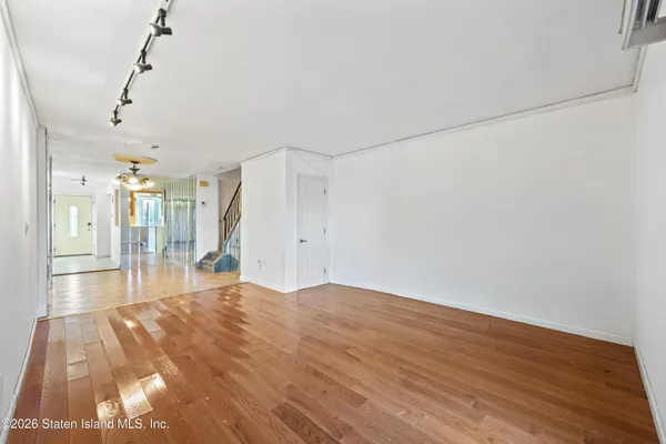 $619,000 | 911 West Fingerboard Road | Grasmere