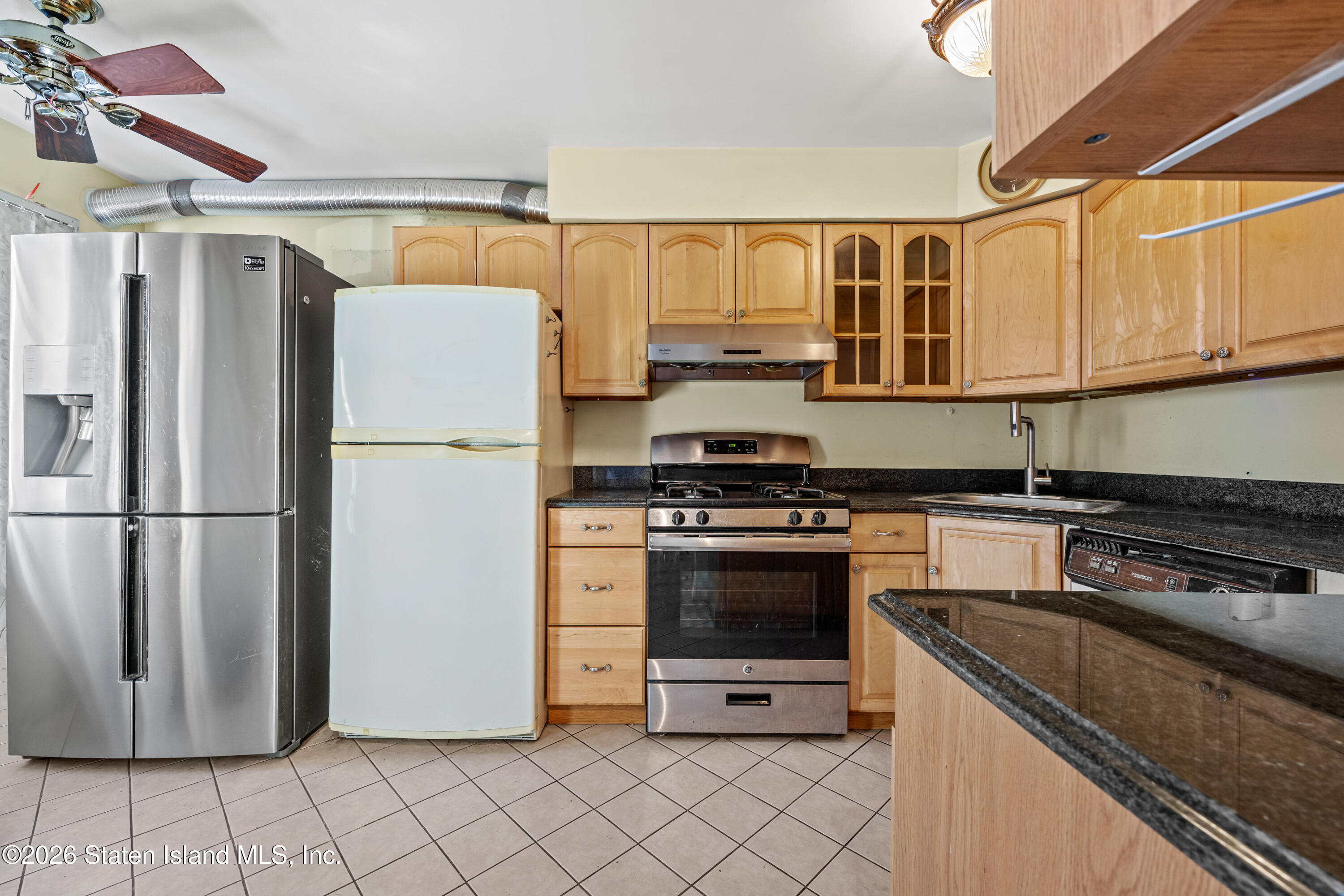 911 West Fingerboard Road Staten Island, NY 10304 - Photo 7 of 30 7