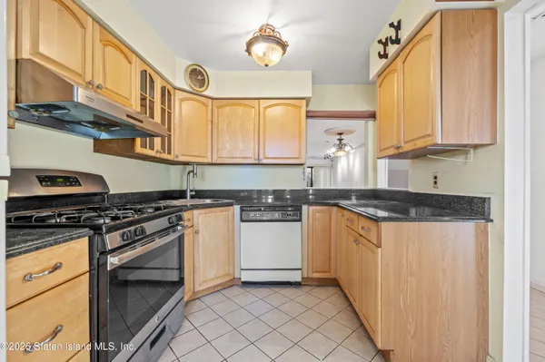 $619,000 | 911 West Fingerboard Road | Grasmere