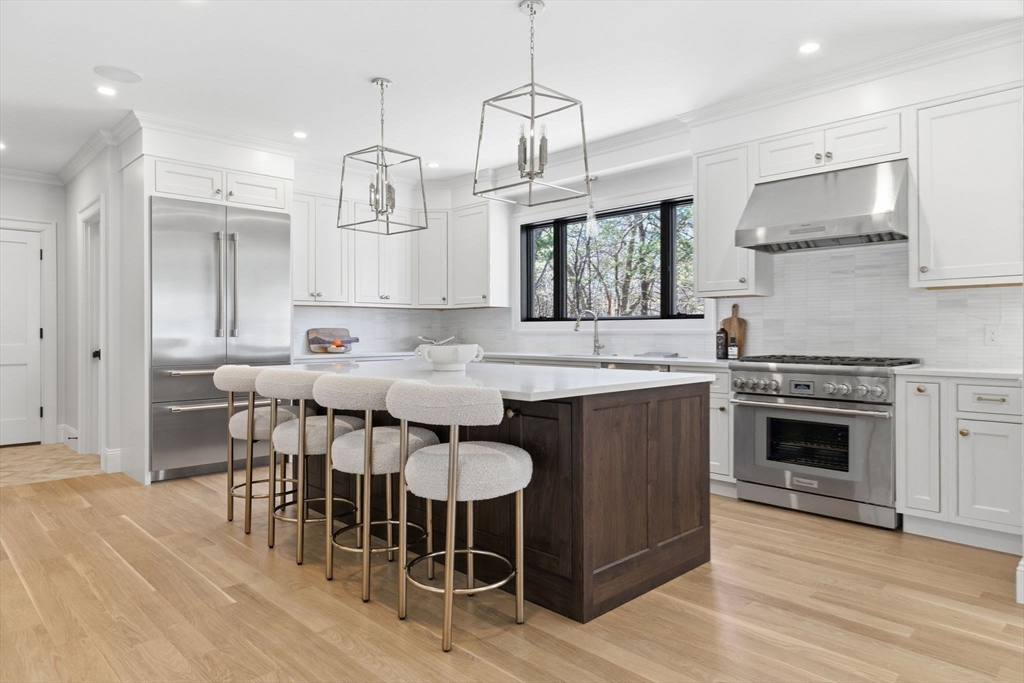 36 Kingswood Road Westwood, MA 02090 - Photo 4 of 30