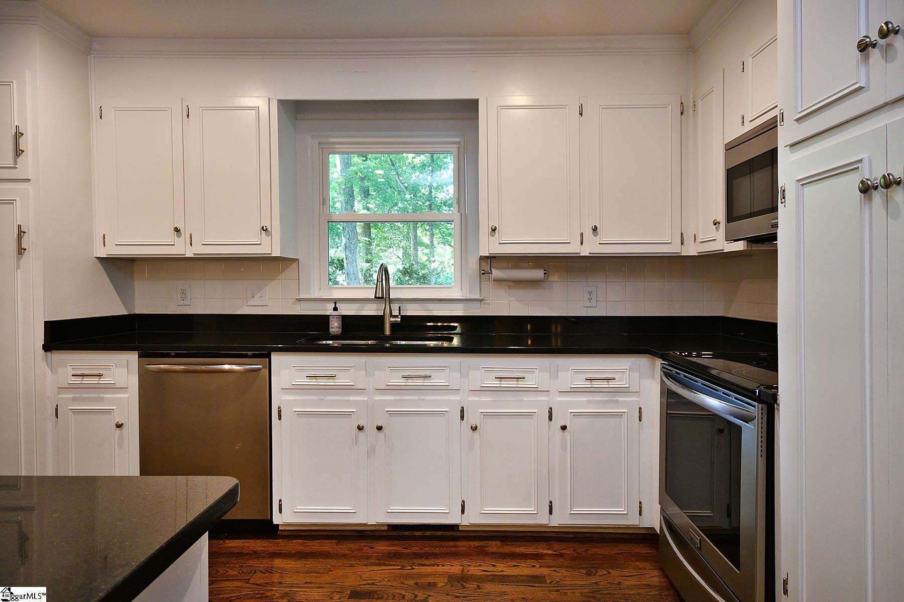114 Wallingford Road Greenville, SC 29609 - Photo 9 of 35 Gallery Image 9