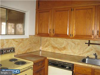33 Cinnamon Road Levittown, PA 19057 - Photo 5 of 12 Kitchen
