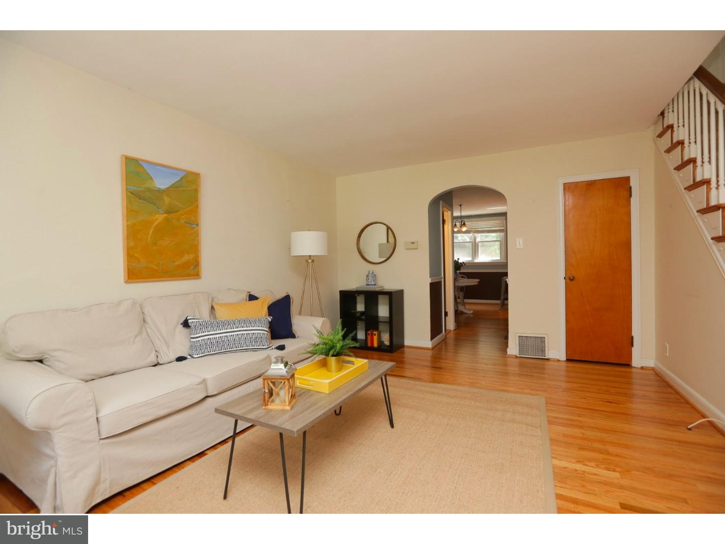 8053 Winston Road Philadelphia, PA 19118 - Photo 5 of 25 Living Room