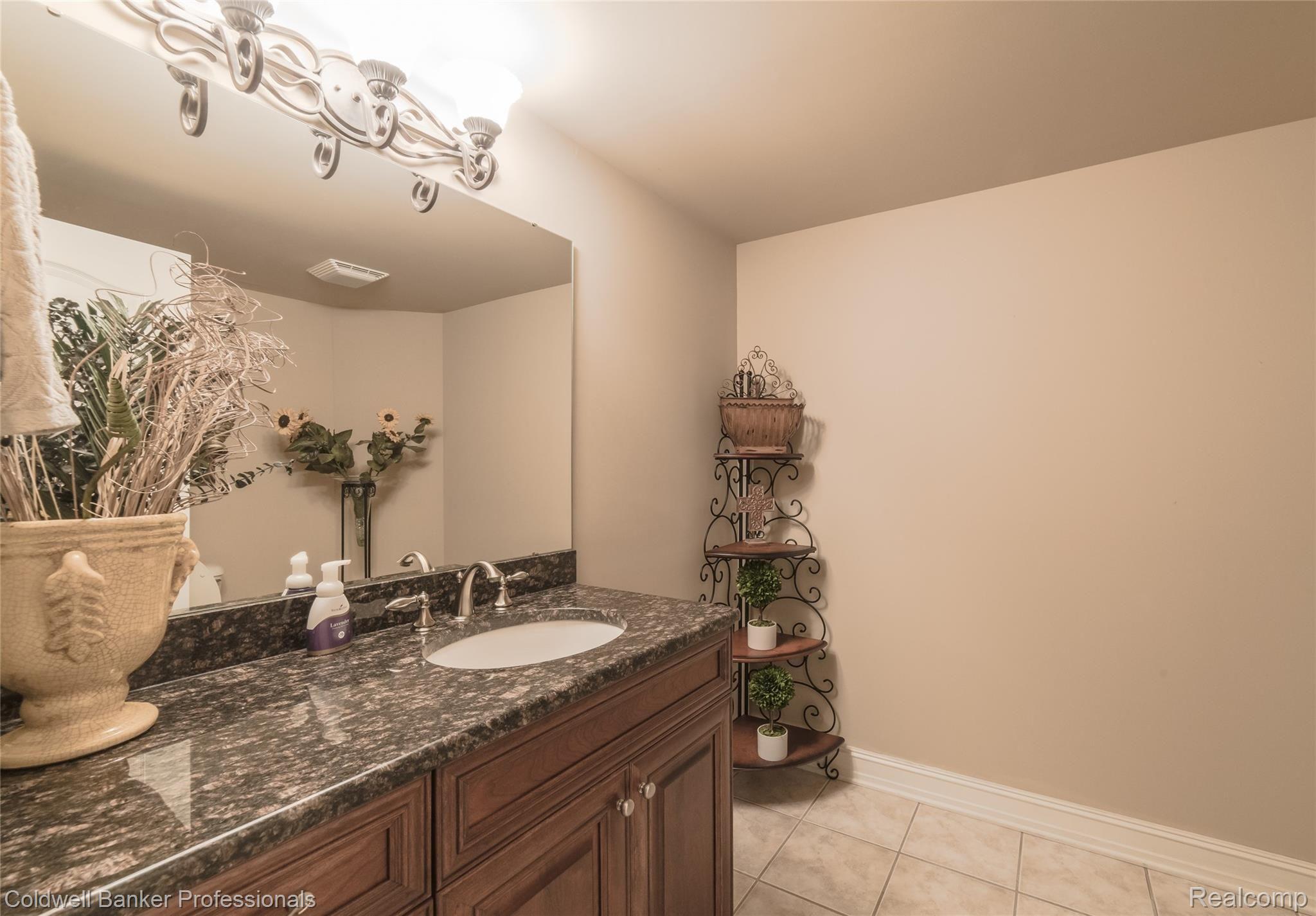 6998 Oakhurst Ridge Road Clarkston, MI 48348 - Photo 65 of 80 6998 OakhurstRidge-66.jpg