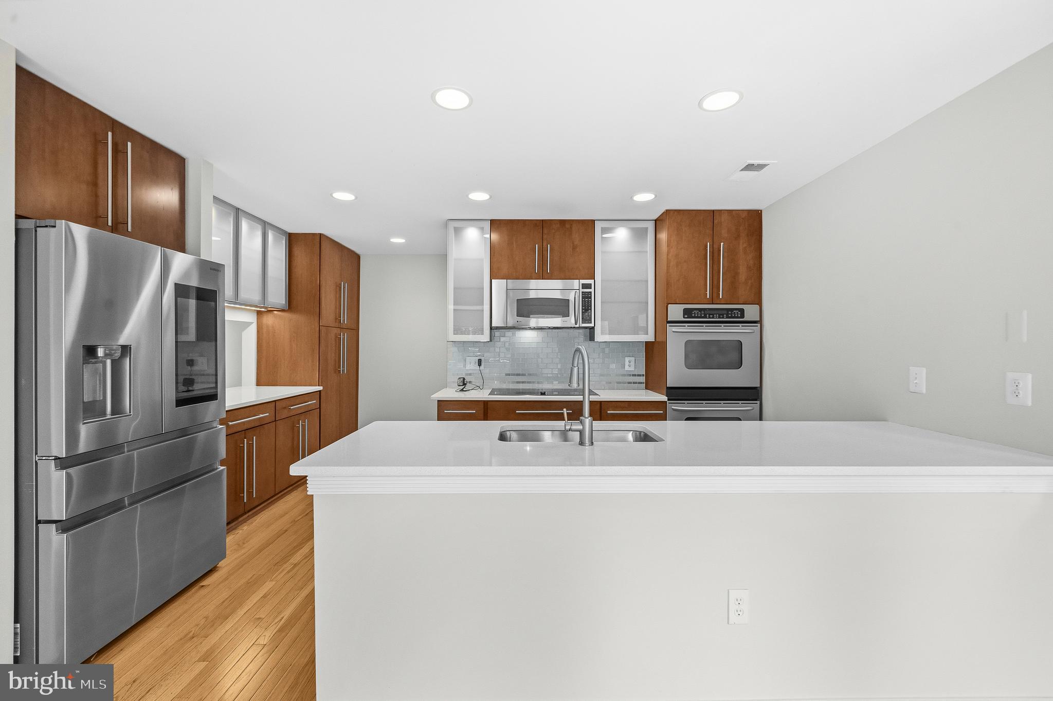 2105 South Bay Lane Reston, VA 20191 - Photo 10 of 71