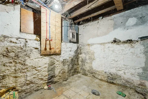 $1,600 | 461 Parsells Avenue, Rochester, NY 14609